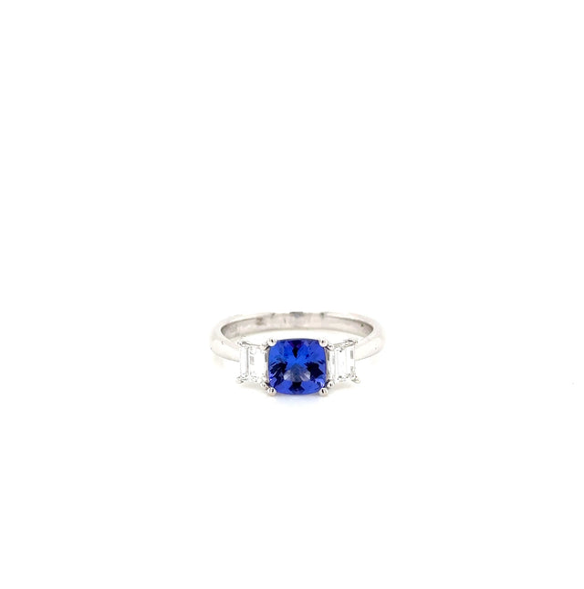 18ct White Gold Tanzanite and Diamond ring