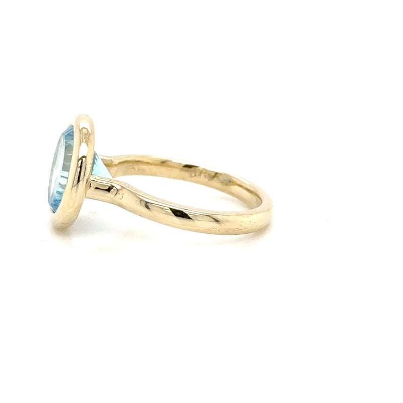 9ct Yellow Gold Blue Topaz Ring