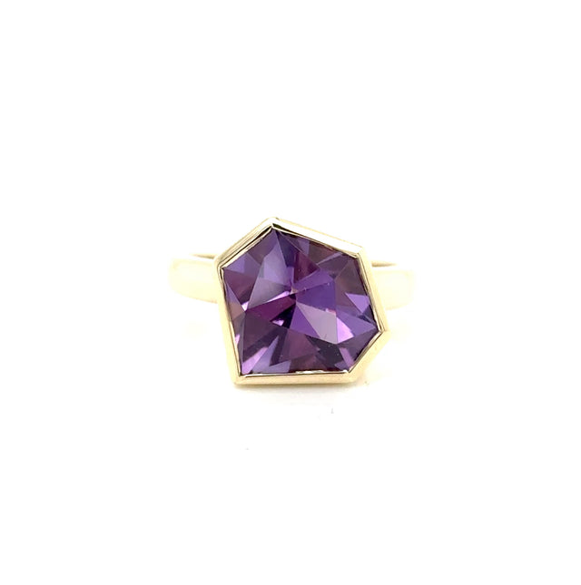 9ct Yellow Gold Amethyst Ring