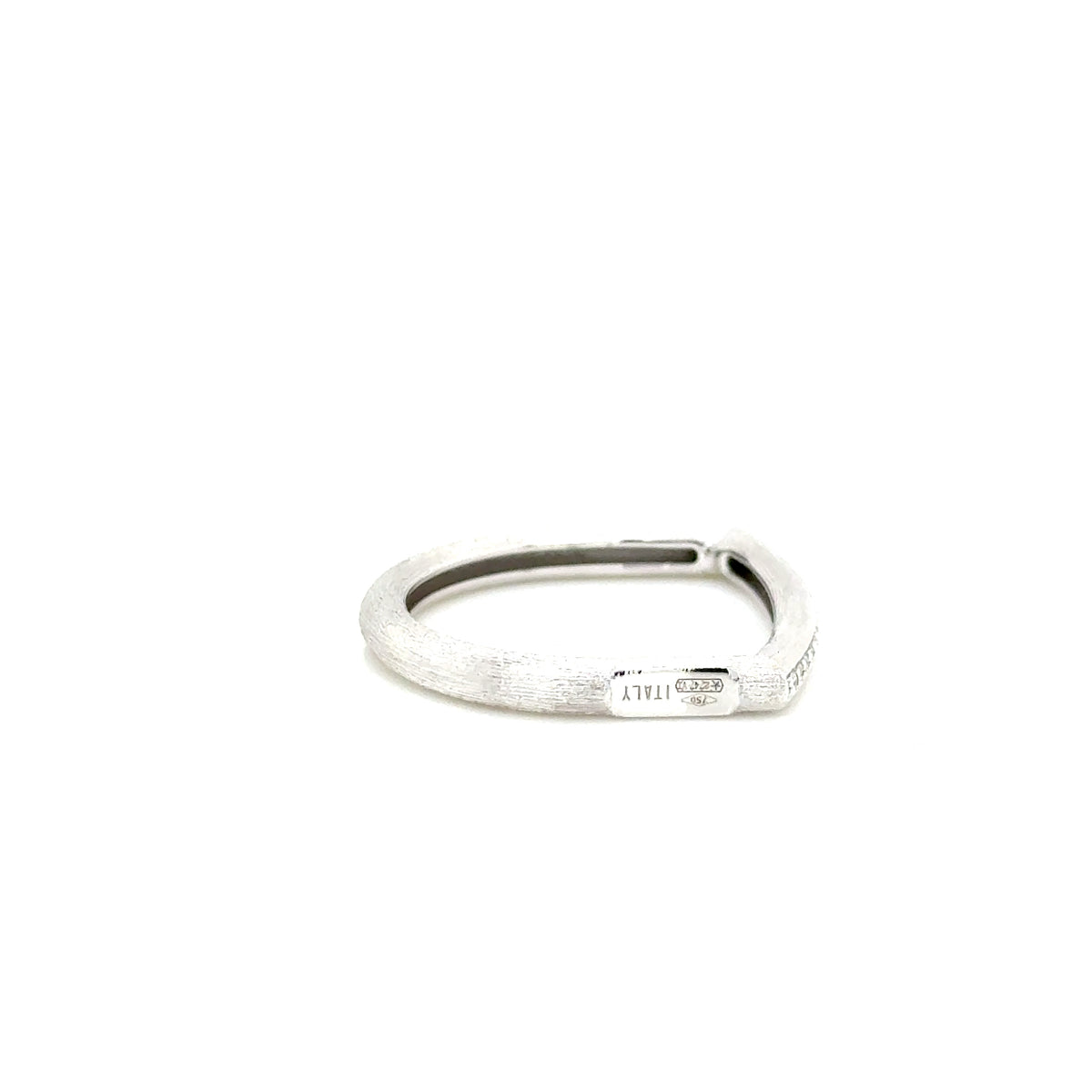 Nanis 18ct White Gold and Diamond Flat Ring