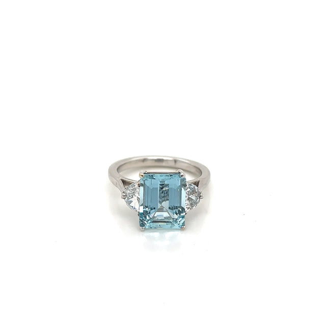 18ct White Gold Aquamarine & Diamond Ring