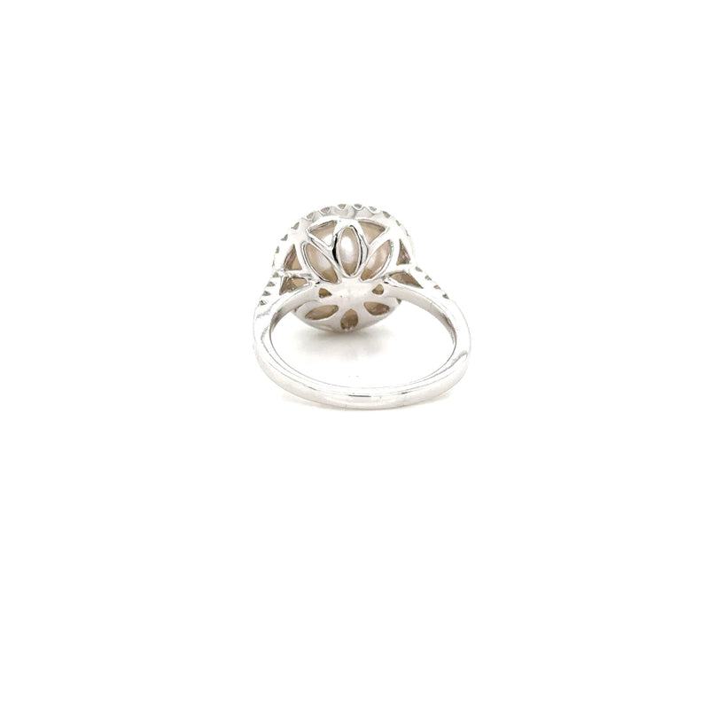 White gold Fresh Water Pearl and Diamond ring