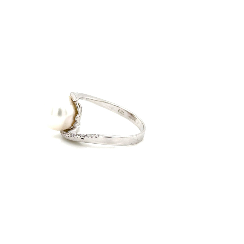 White Gold Fresh Water Pearl & Diamond Ring