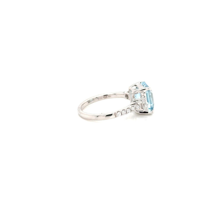 Platinum Aquamarine and Diamond ring