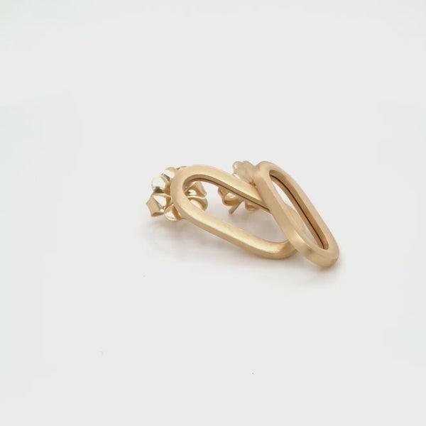 Oval gold plated earrings